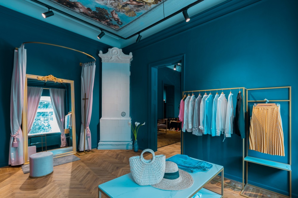 Flo品牌服裝店裝修設(shè)計